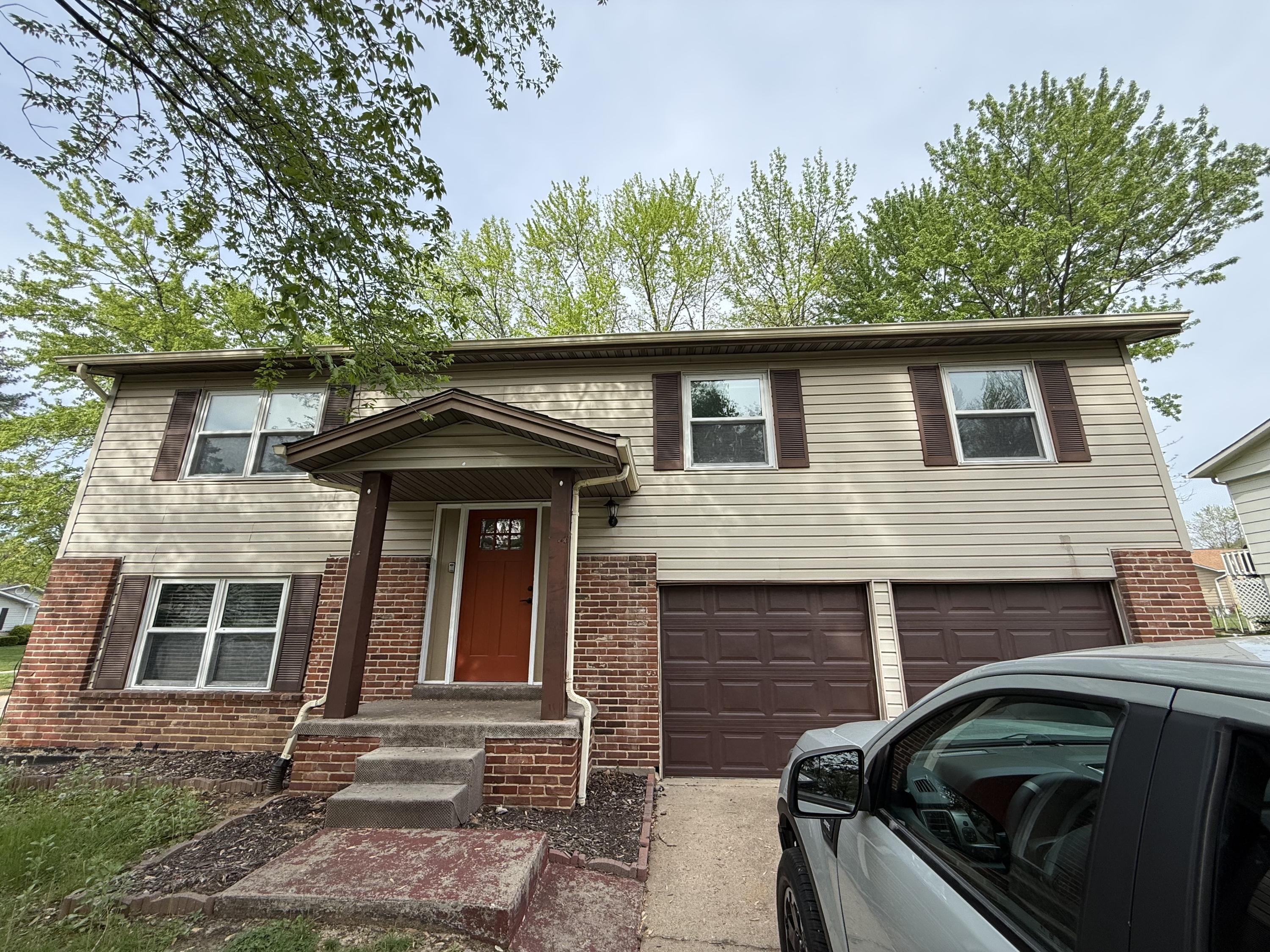 2826 Greenleaf